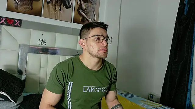 Sexy Alejandro  online show from February 2025 11:17:02 AM