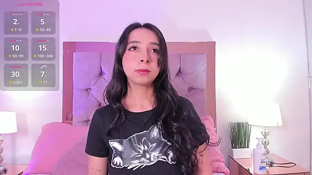 Snapshot of melanie_hills chatting on November 2025 11:21:01 AM melanie hills online show from November 2025 11:21:01 AM