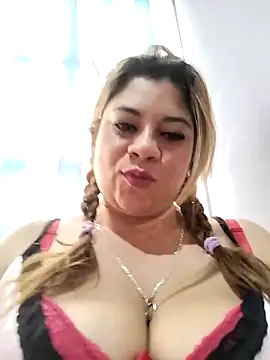 Laura-Hernandez online show from September 2025 03:24:01 PM