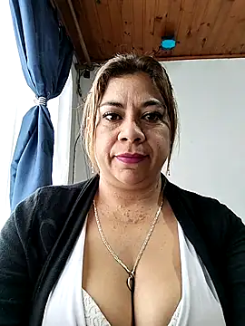 Laura-Hernandez online show from October 2025 03:03:01 PM