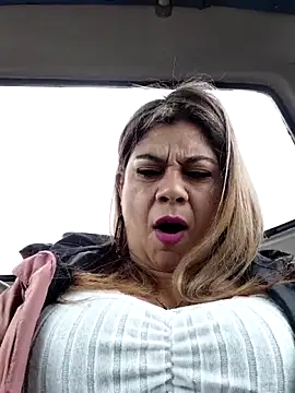 Laura-Hernandez online show from November 2025 02:39:01 PM