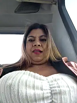 Snapshot of Laura-Hernandez chatting on April 2026 03:09:01 PM Laura-Hernandez online show from April 2026 03:09:01 PM