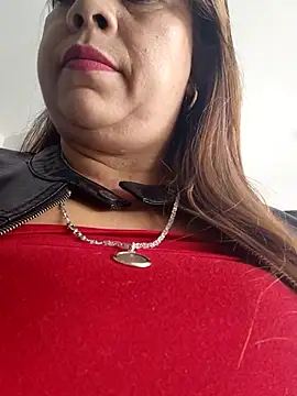 Snapshot of Laura-Hernandez chatting on April 2026 02:30:01 PM Laura-Hernandez online show from April 2026 02:30:01 PM