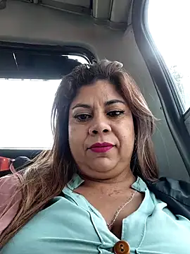 Snapshot of Laura-Hernandez chatting on May 2026 02:35:01 PM Laura-Hernandez online show from May 2026 02:35:01 PM