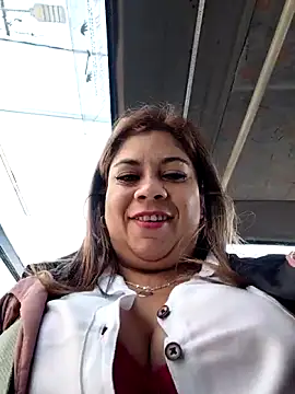 Laura-Hernandez online show from June 2026 02:05:01 PM