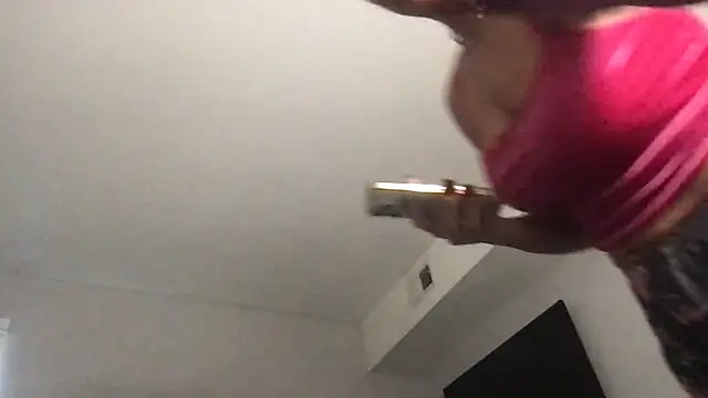 bigb00tyjudyyX online show from September 2025 03:39:02 PM