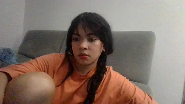 Snapshot of Kiri_Cutee chatting on December 2024 05:32:01 AM Kiri Cutee online show from December 2024 05:32:01 AM