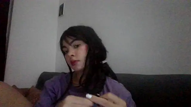 Snapshot of Kiri_Cutee chatting on January 2025 05:21:02 AM Kiri Cutee online show from January 2025 05:21:02 AM