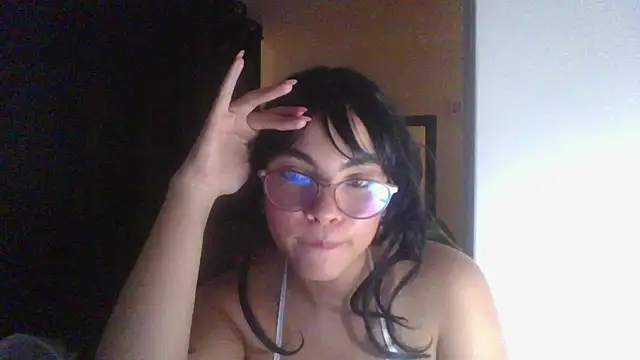 Snapshot of Kiri_Cutee chatting on February 2025 08:31:02 AM Kiri Cutee online show from February 2025 08:31:02 AM