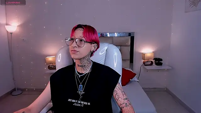 ravengreen  online show from January 2025 10:45:01 PM