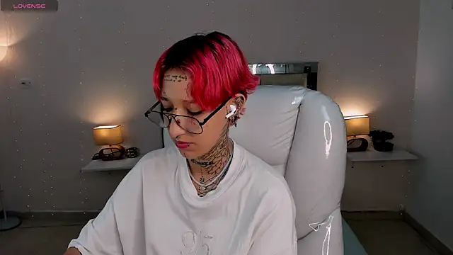 ravengreen  online show from January 2025 12:07:01 AM