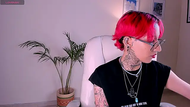 ravengreen  online show from February 2025 05:25:01 AM