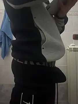 maiolullo online show from December 2025 05:45:02 AM