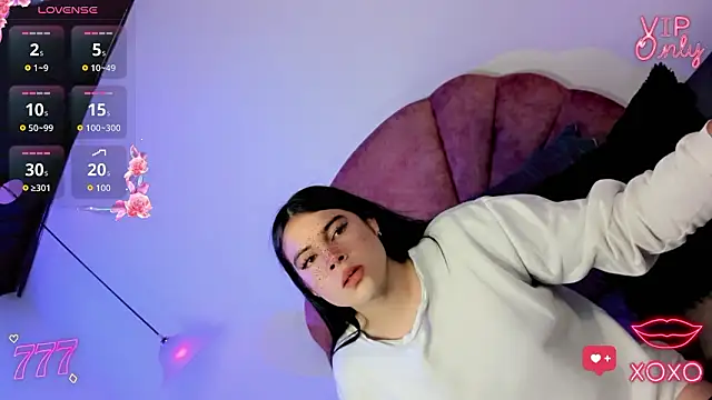 Snapshot of Alliemilky chatting on March 2026 06:55:02 PM Alliemilky online show from March 2026 06:55:02 PM