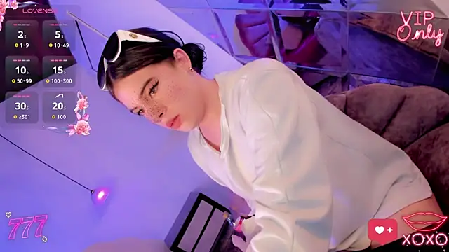 Snapshot of Alliemilky chatting on March 2026 07:57:02 PM Alliemilky online show from March 2026 07:57:02 PM