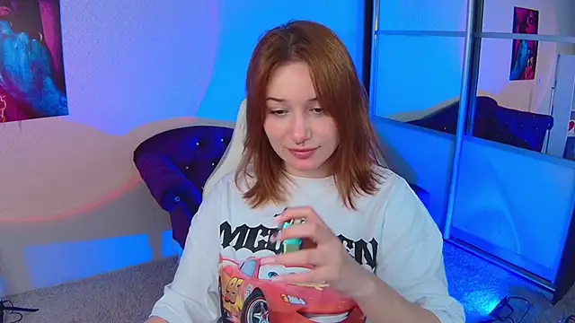 Snapshot of Eridabytrend chatting on October 2025 12:18:02 PM Eridabytrend online show from October 2025 12:18:02 PM