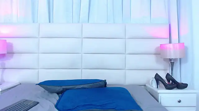 Snapshot of MafeeRoss chatting on January 2025 02:30:02 PM MafeeRoss online show from January 2025 02:30:02 PM