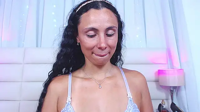 Snapshot of MafeeRoss chatting on January 2025 07:03:01 PM MafeeRoss online show from January 2025 07:03:01 PM