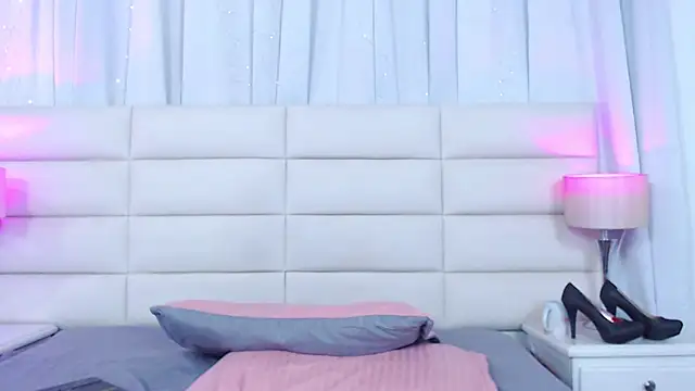 Snapshot of MafeeRoss chatting on January 2025 03:57:02 PM MafeeRoss online show from January 2025 03:57:02 PM