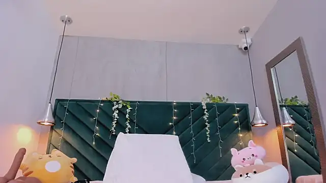 pamelajons  online show from January 2025 03:00:02 PM