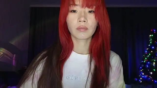 Snapshot of E_v_E_ chatting on December 2024 02:43:01 AM E v E online show from December 2024 02:43:01 AM