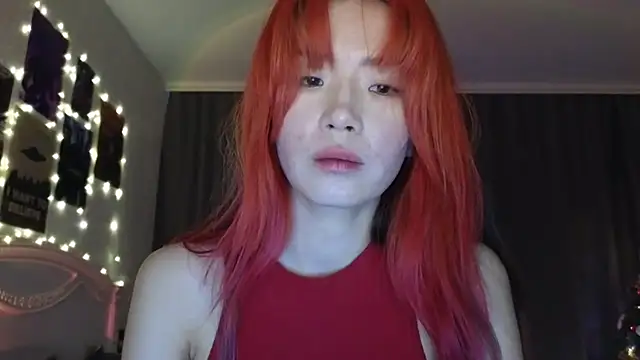 Snapshot of E_v_E_ chatting on December 2024 07:00:01 AM E v E online show from December 2024 07:00:01 AM