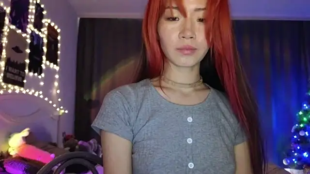 Snapshot of E_v_E_ chatting on January 2025 07:42:01 AM E v E online show from January 2025 07:42:01 AM