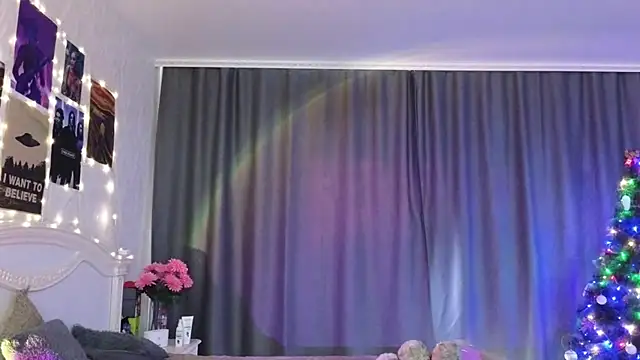 Snapshot of E_v_E_ chatting on January 2025 04:07:01 AM E v E online show from January 2025 04:07:01 AM