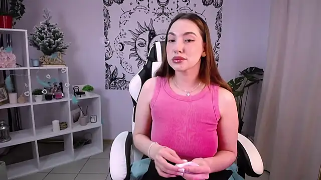 Snapshot of MelissaLovvv chatting on January 2025 02:38:01 AM MelissaLovvv online show from January 2025 02:38:01 AM