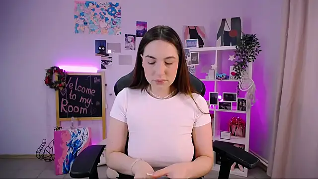 Snapshot of MelissaLovvv chatting on February 2025 05:29:02 AM MelissaLovvv online show from February 2025 05:29:02 AM