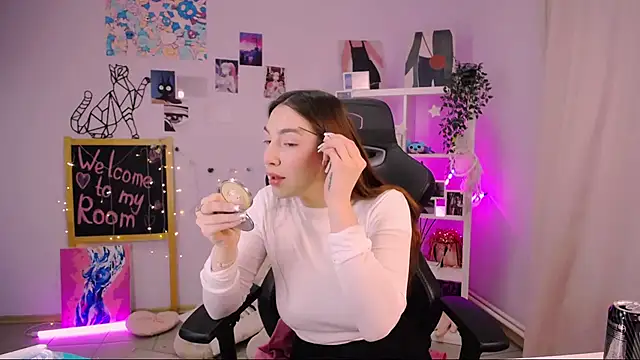 Snapshot of MelissaLovvv chatting on February 2025 02:07:02 AM MelissaLovvv online show from February 2025 02:07:02 AM