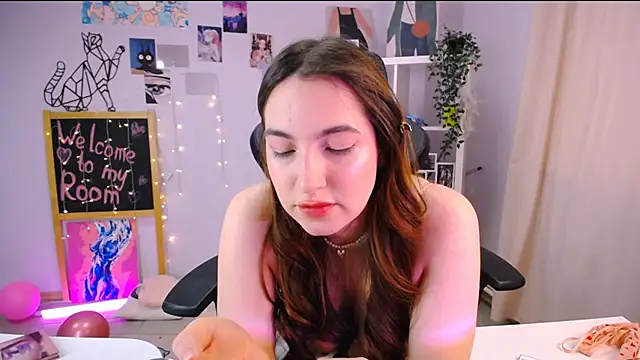 Snapshot of MelissaLovvv chatting on February 2025 08:09:02 AM MelissaLovvv online show from February 2025 08:09:02 AM