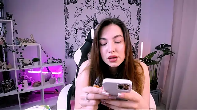 Snapshot of MelissaLovvv chatting on March 2025 03:40:01 AM MelissaLovvv online show from March 2025 03:40:01 AM