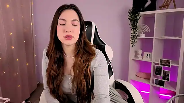 Snapshot of MelissaLovvv chatting on September 2025 01:22:02 AM MelissaLovvv online show from September 2025 01:22:02 AM