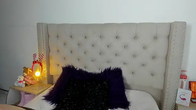 AngeleRoux online show from December 2024 01:15:02 AM