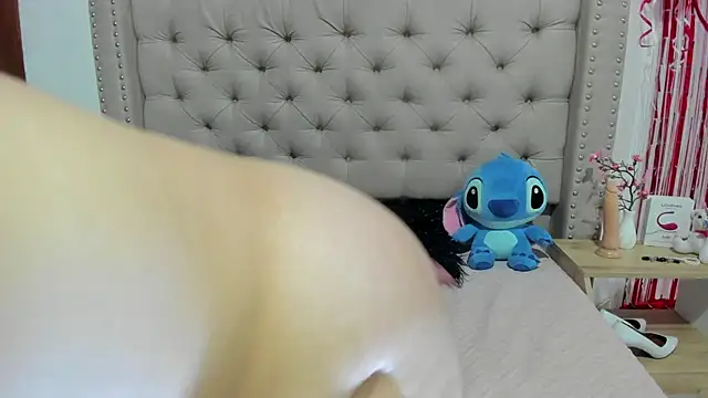 AngeleRoux online show from February 2025 09:00:02 AM