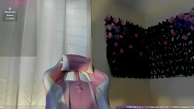 sweetieandjuicyy online show from June 2026 08:46:01 PM