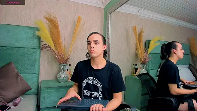 JustinePerry online show from October 2025 08:41:01 PM