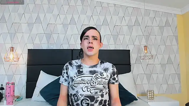 JustinePerry online show from December 2025 04:08:01 AM