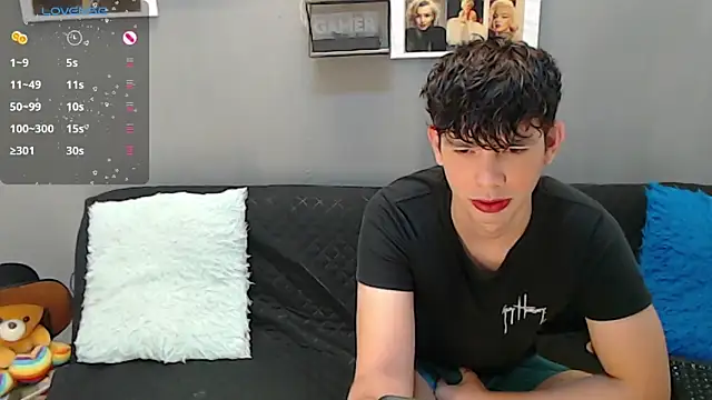 Snapshot of Angelo-cianuro- chatting on December 2024 12:12:01 AM Angelo-cianuro- online show from December 2024 12:12:01 AM