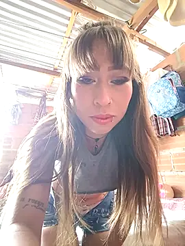 samy-blonde online show from June 2026 05:28:02 PM