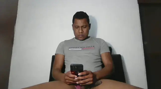 Snapshot of latinblack01 chatting on February 2025 05:05:02 AM latinblack01 online show from February 2025 05:05:02 AM