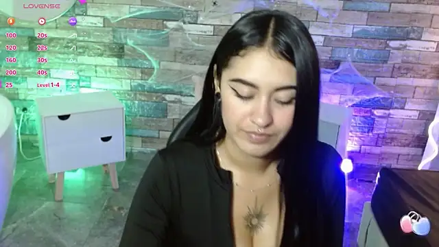 Snapshot of Moonshine_tay chatting on October 2025 07:36:02 PM Moonshine tay online show from October 2025 07:36:02 PM