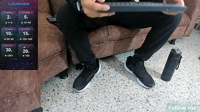 Snapshot of Samuel_Up chatting on January 2025 03:43:01 AM Samuel Up online show from January 2025 03:43:01 AM