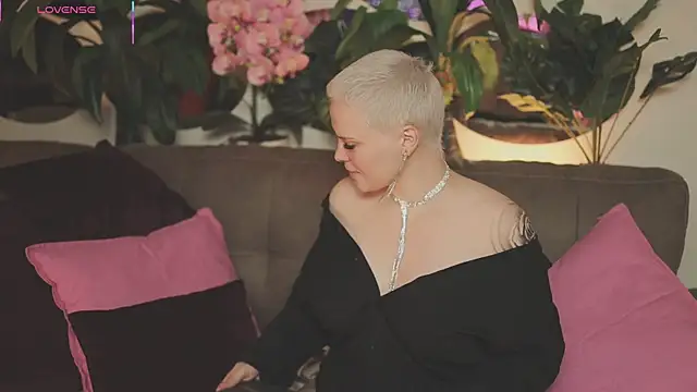 LikaBerry1 online show from October 2025 03:39:02 AM