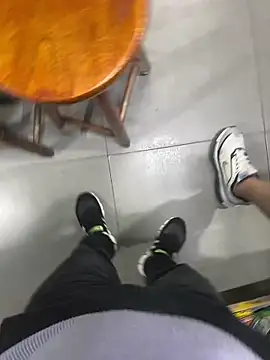 Snapshot of Hjsjsjsjjd chatting on October 2025 01:06:01 AM Hjsjsjsjjd online show from October 2025 01:06:01 AM