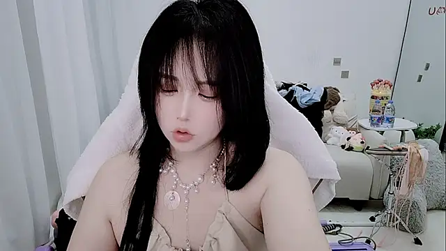 Snapshot of Vaness-a chatting on March 2026 06:40:02 PM Vaness-a online show from March 2026 06:40:02 PM