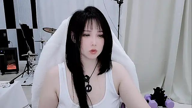 Snapshot of Vaness-a chatting on April 2026 07:19:01 PM Vaness-a online show from April 2026 07:19:01 PM