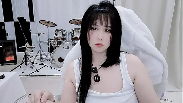 Snapshot of Vaness-a chatting on April 2026 09:04:01 PM Vaness-a online show from April 2026 09:04:01 PM