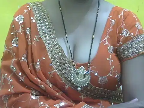 HOT-SEEMAA online show from May 2026 06:37:02 PM